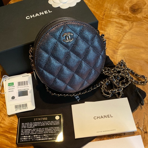 CHANEL Handbags - Chanel Round Clutch with Chain